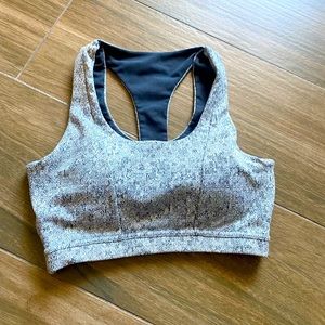 Gymshark dry moisture management sports bra